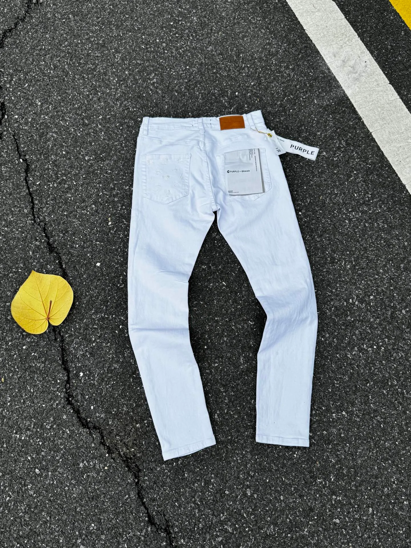 🅿️230 PU3-3 white (the back pocket label will not be returned or exchanged once it is removed) Top foreign trade order Purple Brand hole-splashed paint stretch skinny jeans, same style for men and women. Accessories: complete accessories, all in original packaging, two tags and two labels on the back pocket, distinguishing the low-end version on the outside, hardware and buckles are aligned, authentic and original with logo, aluminum alloy buckle, genuine printing inside the jeans pocket, every detail is outstanding for any version on the market Fabric: Genuine pattern-making and authentic custom-made imported fabrics using unique washing and dyeing methods, and individually hand-painted - hand-painted ripped micro-elastic jeans Size: 28 30 32 34 36