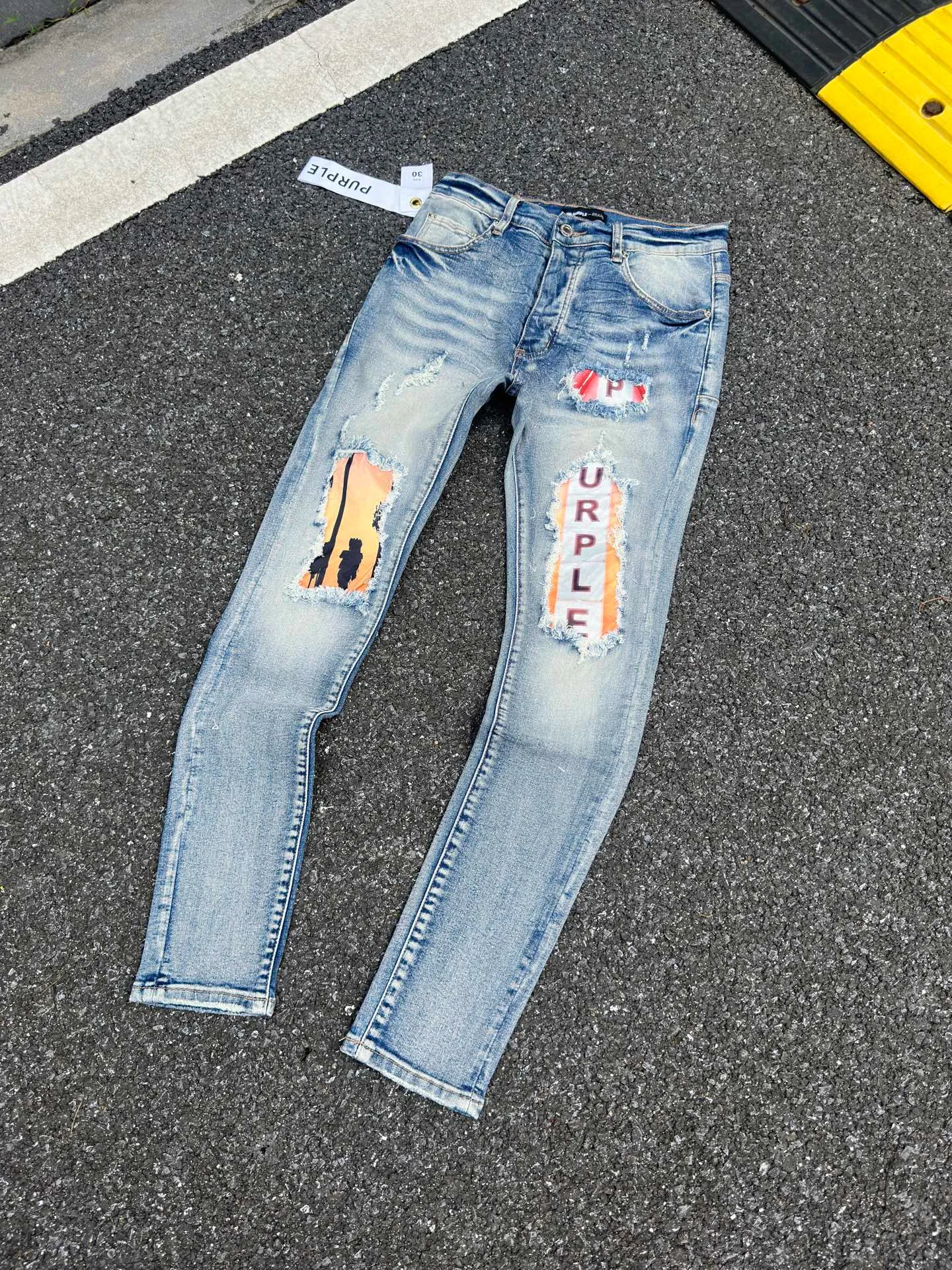 🅿️260 PU5 (the back pocket label will not be returned or exchanged once it is removed) Top foreign trade order Purple Brand hole printed stretch skinny jeans, same style for men and women. Accessories: complete accessories, all in original packaging, two tags and two labels on the back pocket, distinguishing the low-end version on the outside, hardware and buckles are aligned, authentic original with logo, aluminum alloy buckle, genuine printing inside the jeans pocket, every detail distinguishes any version on the market Fabric: Genuine pattern-making and standard genuine custom-made imported fabrics adopt unique washing and dyeing methods, and are individually hand-painted - hand-painted to make ripped micro-elastic jeans Color: black blue Code number: 28 30 32 34 36