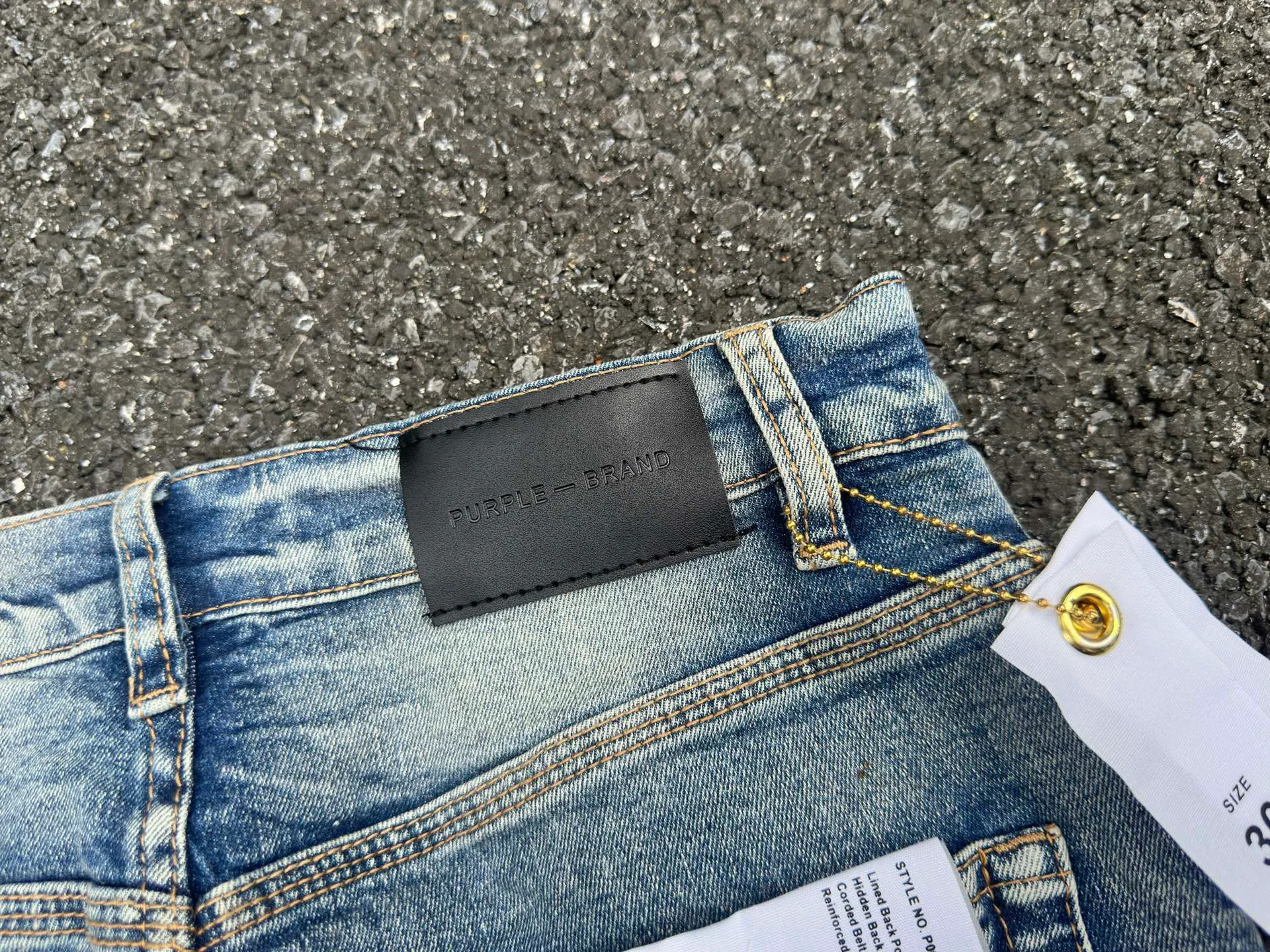 🅿️260 PU5 (the back pocket label will not be returned or exchanged once it is removed) Top foreign trade order Purple Brand hole printed stretch skinny jeans, same style for men and women. Accessories: complete accessories, all in original packaging, two tags and two labels on the back pocket, distinguishing the low-end version on the outside, hardware and buckles are aligned, authentic original with logo, aluminum alloy buckle, genuine printing inside the jeans pocket, every detail distinguishes any version on the market Fabric: Genuine pattern-making and standard genuine custom-made imported fabrics adopt unique washing and dyeing methods, and are individually hand-painted - hand-painted to make ripped micro-elastic jeans Color: black blue Code number: 28 30 32 34 36