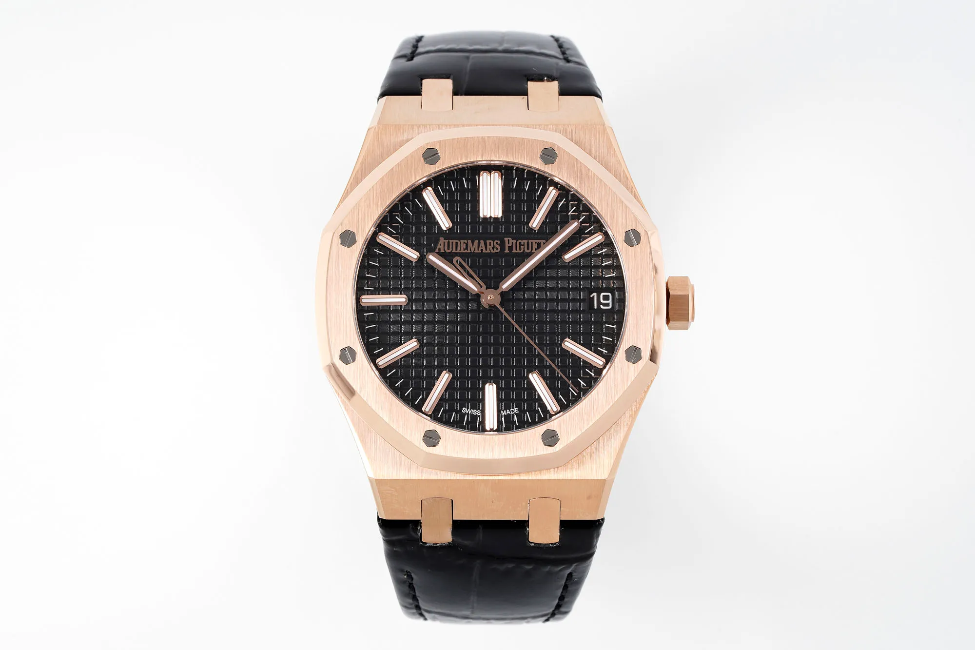 【High-end replica】💰1240! Top replica 💰Private chat! APS Audemars Piguet Royal Oak 15510 - shocking launch: using 4302 integrated movement - achieving the pinnacle of steel watches - demonstrating strength and defending the "steel" king! [5 subtleties] 1. The authentic product is disassembled and the size is 41X10.4 mm, which is consistent with the original product! 2. Perfectly restore every detail of the authentic watch case, showing the masculine temperament of the authentic "angular, perseverant and courageous" watch. 3. The workmanship of the steel strap is impeccable, and is better than any steel strap watch on the market. The tightness of the "buffer belt" connecting the steel strap head and the watch title is exactly the same as the original. 4. Audemars Piguet CAL.4302 all-in-one machine! Power up to 72 hours is more stable, better and more real. 5. The "biscuit texture" of the dial is three-dimensional and full, full of energy! It is by no means an ordinary small factory that is in despair. Experience the wonderful experience and feel the difference! Produced by APS, it must be a high-quality product!
