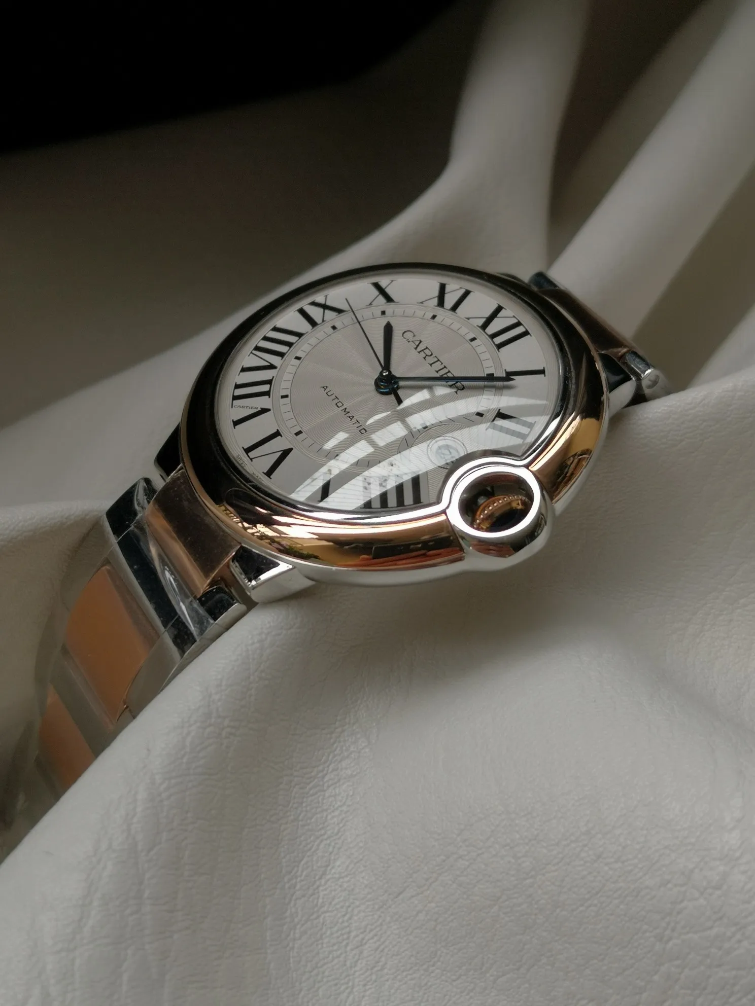 【High-end replica】💰1080! Top replica 💰Private chat! Cartier Blue Balloon series watch (guilloché dial, 2824-2 fully automatic machine, 42 mm), pays tribute to the retrograde, God bless the world! This picture was taken as a top-notch replica!
