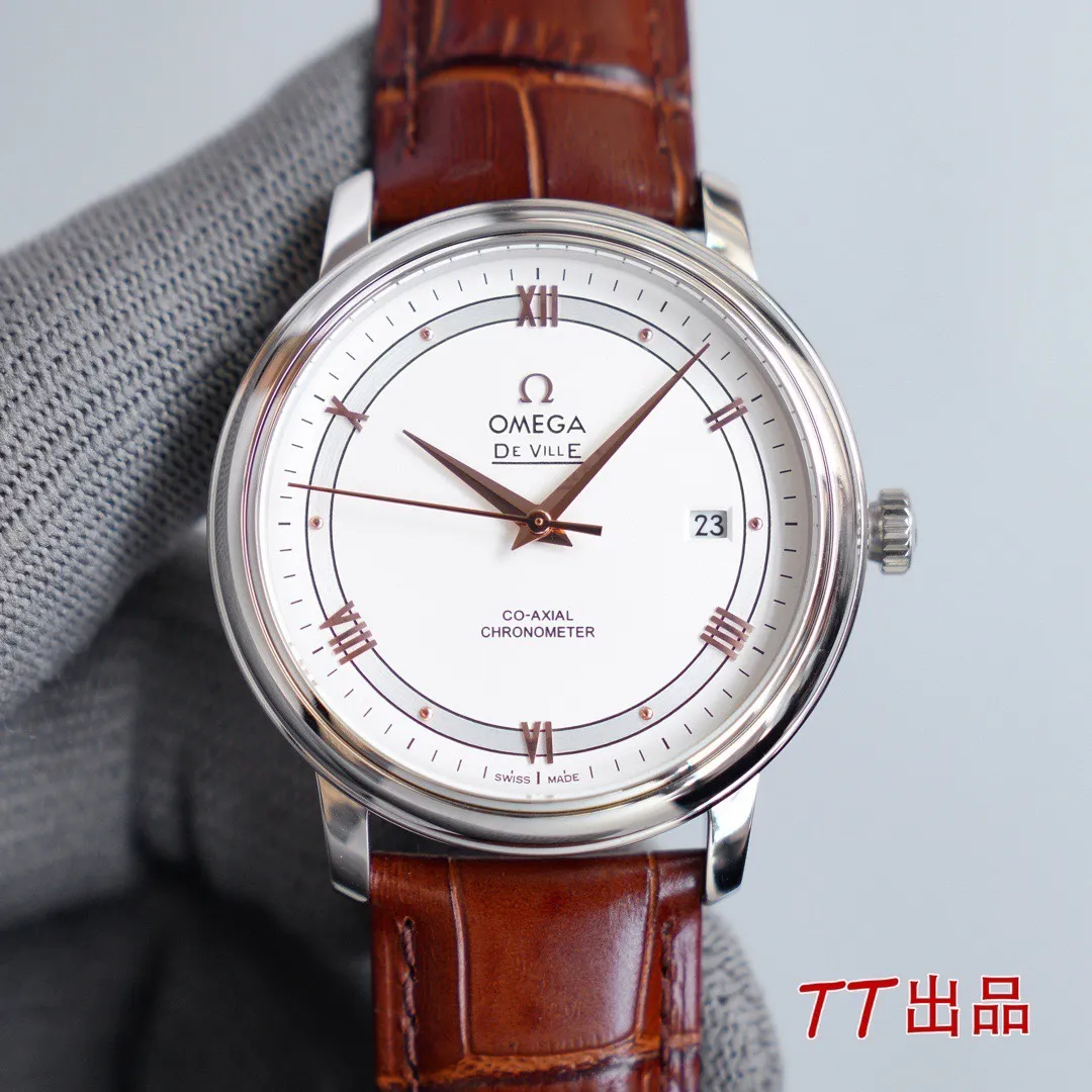 【High-end replica】💰1160! 【Customized all-in-one machine】💰1720! The first thing that comes to mind for the Omega De Ville series is its dignified, elegant, simple, simple, and unobtrusive appearance. Although simple, it is very delicate. The watches in this series are worn with a steady, cautious and steady character. Configuration parameters: Brand: Omega Series: Diefei series Movement: Imported Citizen 9015 all-in-one movement (upgraded version) Each movement undergoes strict QC calibration before shipment. Very strict, zero repairs. Design service life: 10 years. Case material: 316L stainless steel, CNC numerical control engraving, ultra-precision, waterproof depth 100 meters🏊‍♀🏊🏊 Lettering: The latest version of the disc flying track lettering, the word nails are butt welded and inlaid with the same process as the genuine ones (the first in the industry) Table diameter: 39.5*9.7mm (the only one on the market that is consistent with the genuine ones) Product grade: Super A Glass: Imported sapphire glass (0 difference in exposure and transparency compared with the original) Belt: Genuine American alligator leather strap (black/brown) Steel strap: 316L steel professionally polished by top masters /Gloss/Smoothness/Comfort/The same quality as genuine ones. Buttons: Original easy-to-tie pin buckles. Steel buckles: Original mold opening. Same craftsmanship. Same functions. "Manually extendable buckle"