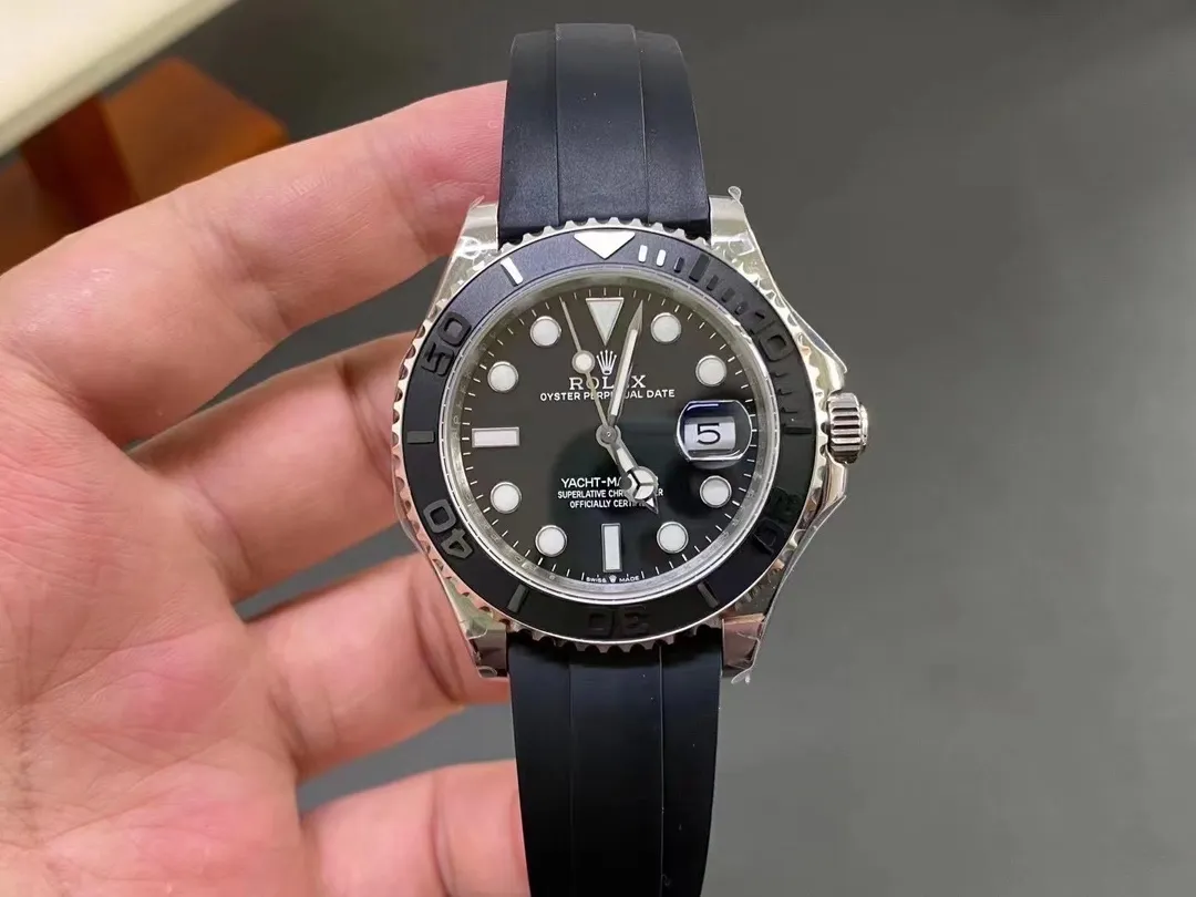 【High-end replica】💰1160! 【Customized all-in-one machine】💰1720! All Rolex Yacht-Master 40mm watches are shipped. On the basis of adhering to the characteristics of the brand, they are simultaneously matched with rubber straps and original buckles. [Movement] Equipped with dedicated and manufactured 0️⃣reworked, 💯new original Citizen 9015 fully automatic mechanical movement, with accurate travel time, excellent performance and a power reserve of up to 48 hours. [Case] 316L stainless steel case The original version of the ceramic ring rotates in both directions simultaneously, perfectly presenting the same curvature and luster as the original version. The ultra-strong high-density mineral glass mirror and exquisite workmanship perfectly inherit the original diving and swimming 🏊‍♀️Performance [Literal] The scale is clear, the luminous light is super long-lasting, the details are synchronized and authentic, the inner shadow ring is clear and the font is well-proportioned [Strap] 316L stainless steel adjustable buckle with imported high-quality rubber strap, comfortable and durable to wear ⚠️Please look for the exclusive quality