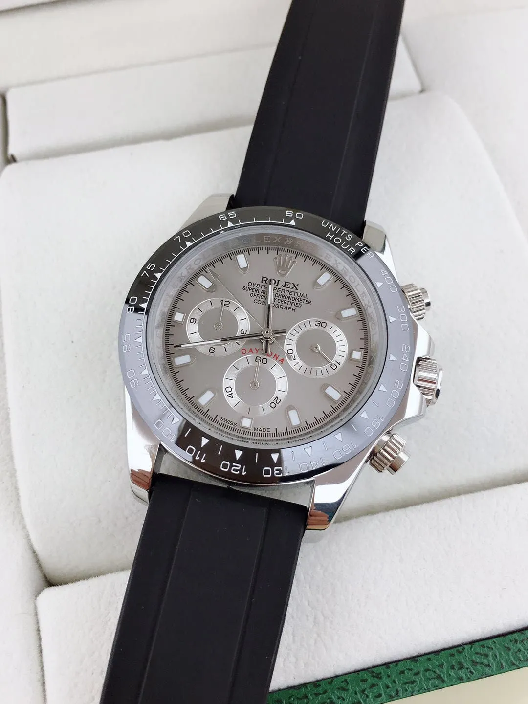 [Foreign Trade Import] 💰970 Daytona New model recommended Rolex. Paired with original imported 8215 machine. Size 40mmx10mm, summer trendy silicone band, worth owning!